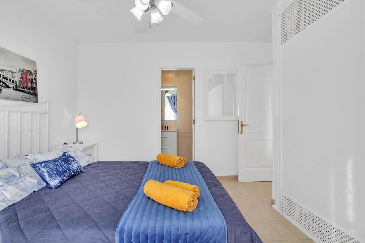 Top Floor, Sea View, Huge Terrace, Heated Pool, Garage Los Cristianos  Buitenkant foto