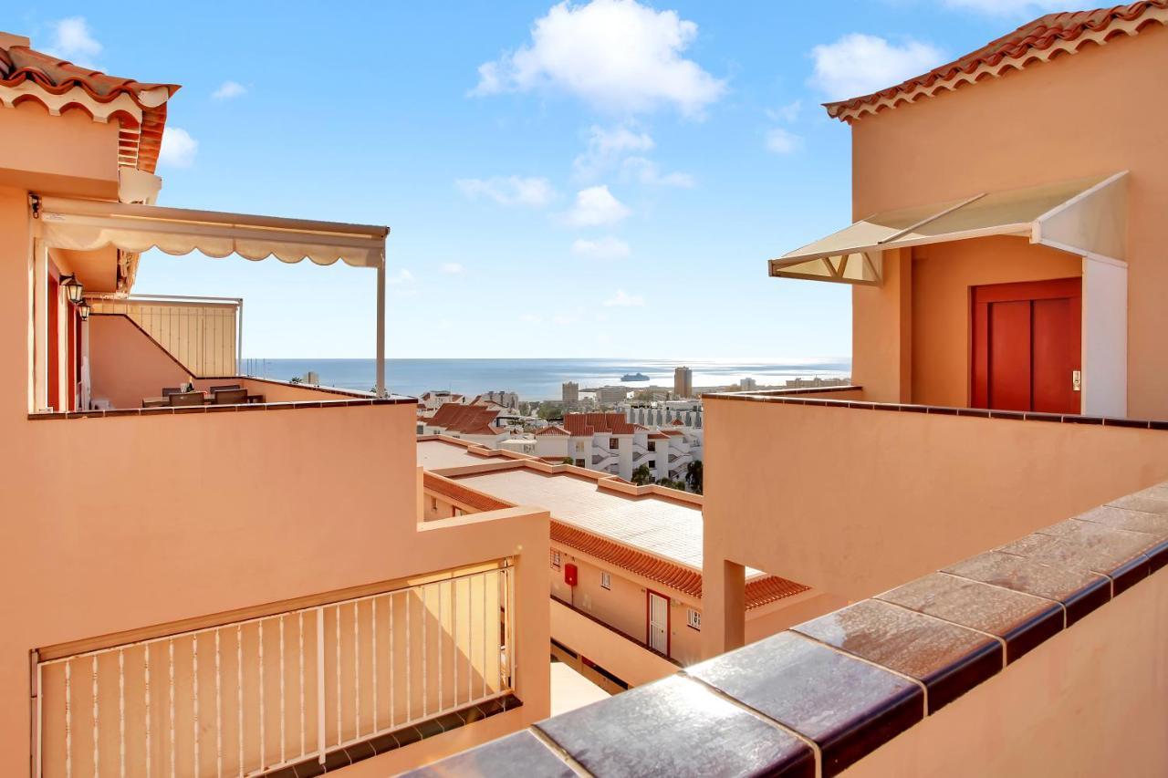 Top Floor, Sea View, Huge Terrace, Heated Pool, Garage Los Cristianos  Buitenkant foto