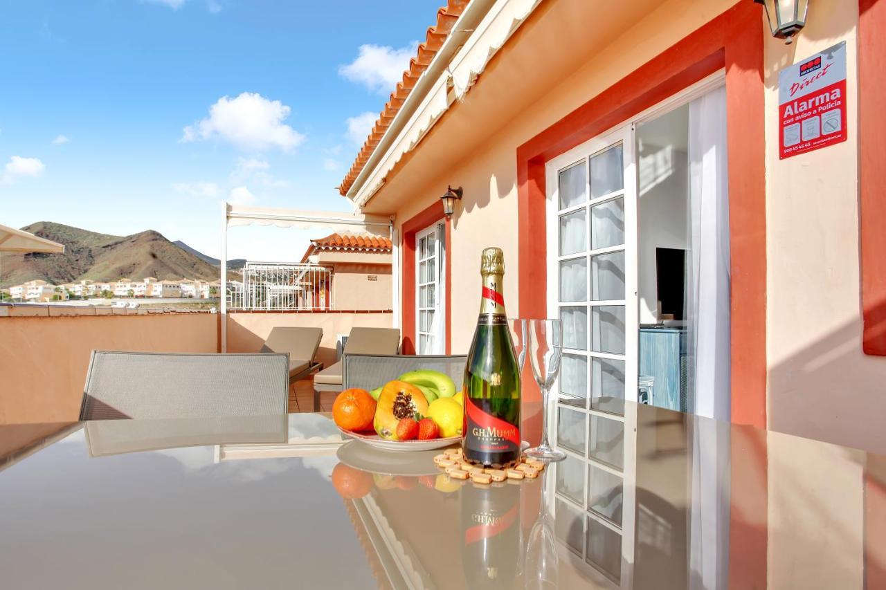 Top Floor, Sea View, Huge Terrace, Heated Pool, Garage Los Cristianos  Buitenkant foto